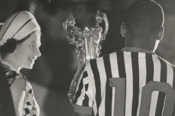 El astro se dijo admirador de Isabel II