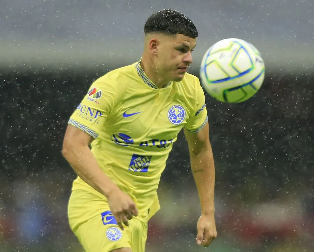 Richard jugando con el América