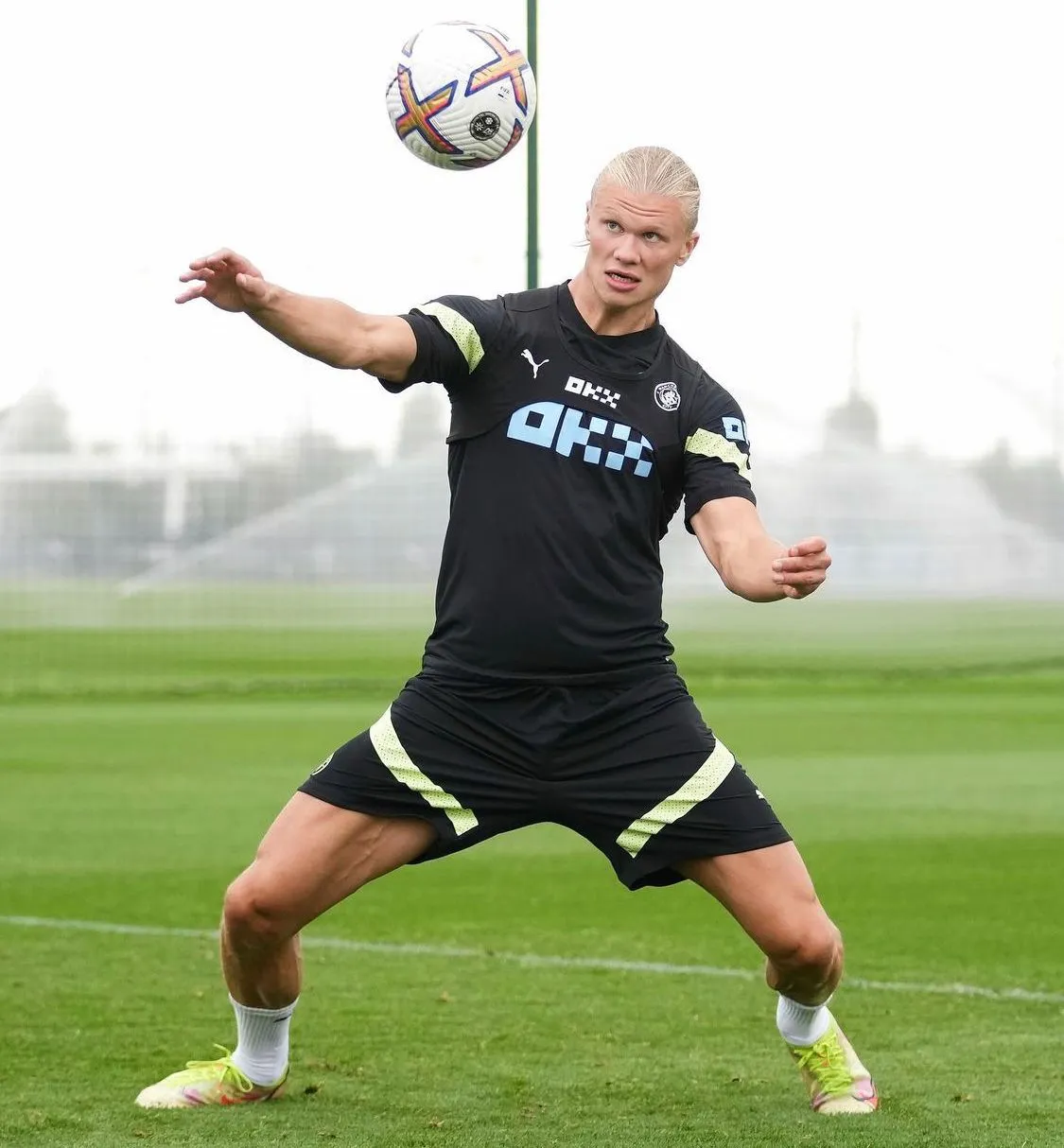 Haaland entrenando con el City