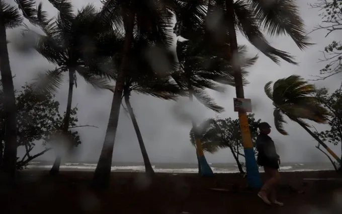 Daños de huracán Kay