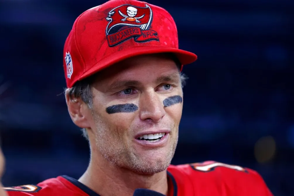 AP Tom Brady regresó para jugar con los Bucs