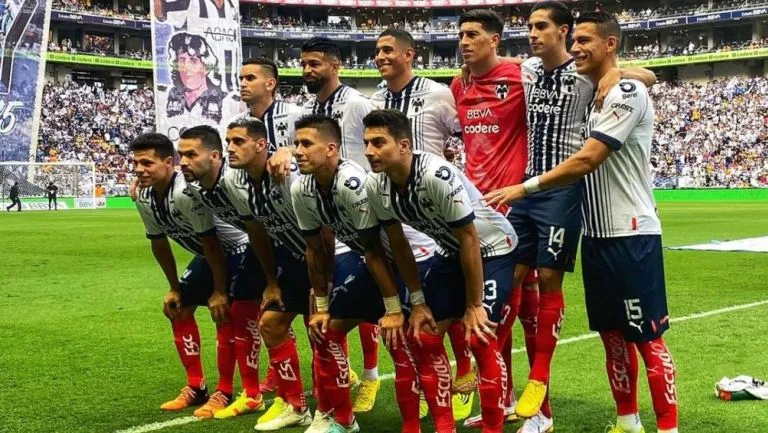 IMAGO7 Jugadores de Rayados en alineación