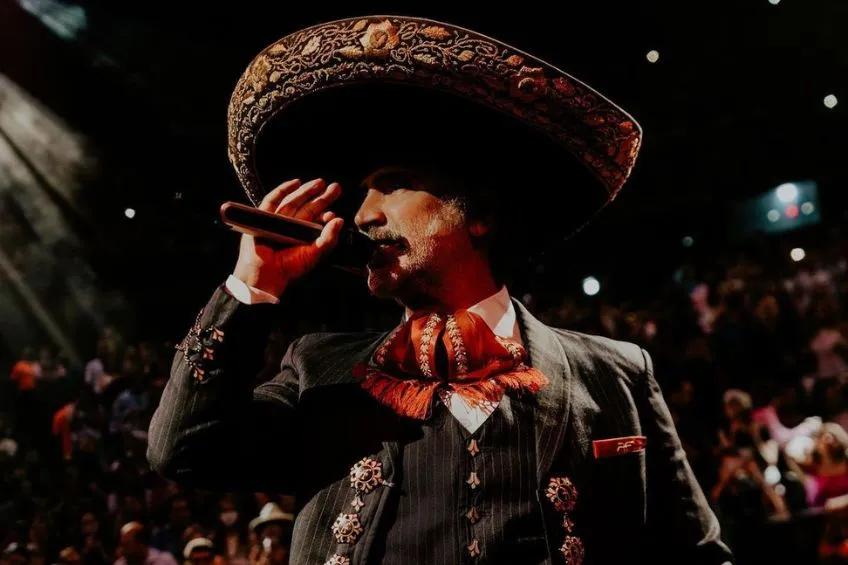 INSTAGRAM: @AlexOficial Alejandro Fernández durante un concierto