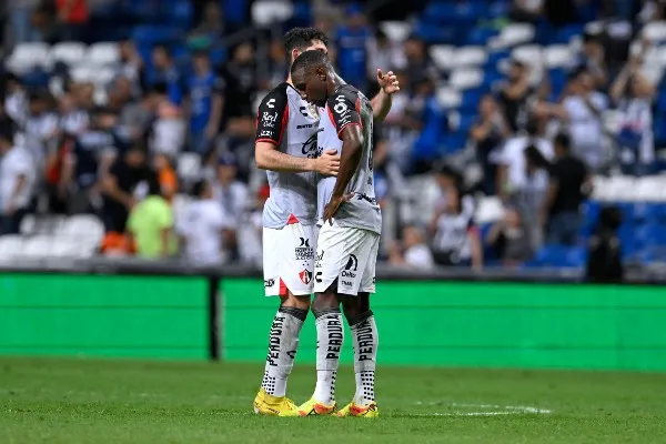 Jugadores de Atlas en lamento durante partido contra Rayados
