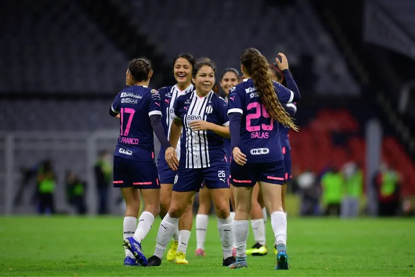 MEXSPORT Jugadoras de Rayadas festejando un gol