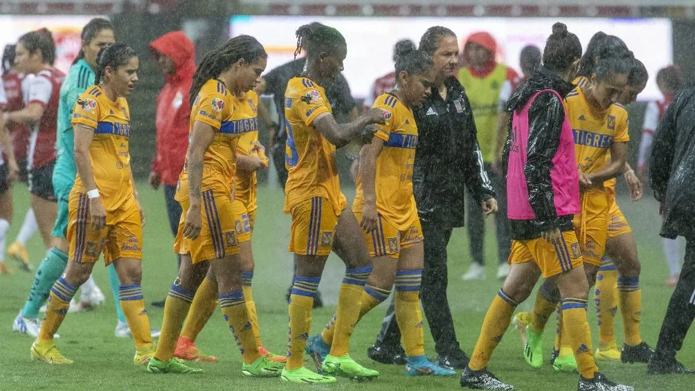 MEXSPORT Tigres luchó contra las Chivas y contra la lluvia