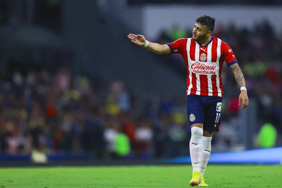 MEXSPORT Alexis Vega durante un partido con Chivas