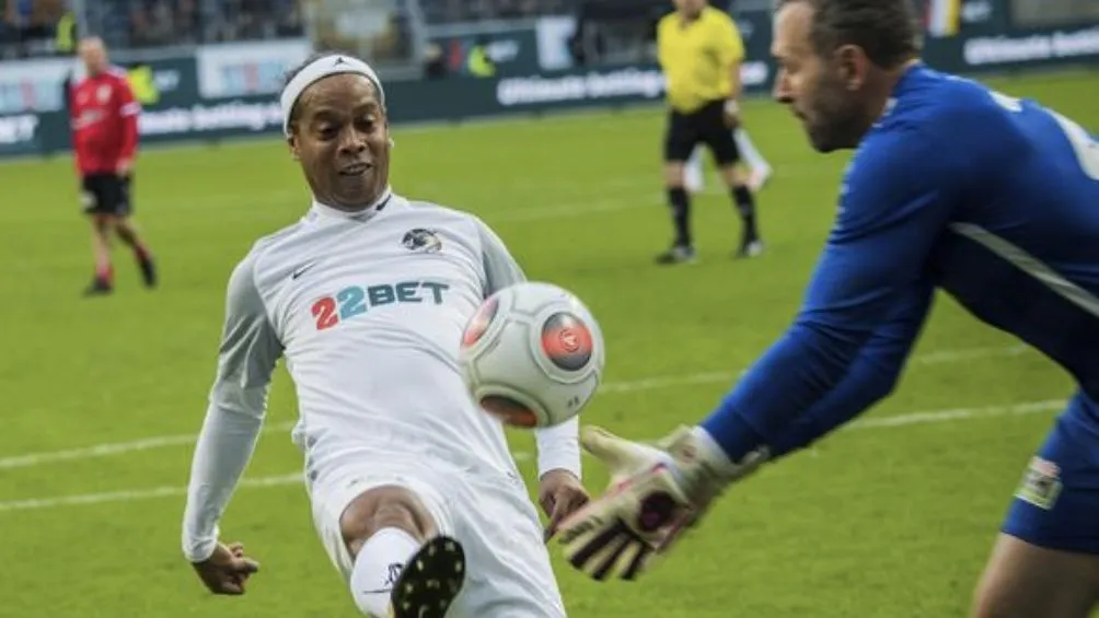 Ronaldinho en juego de exhibición