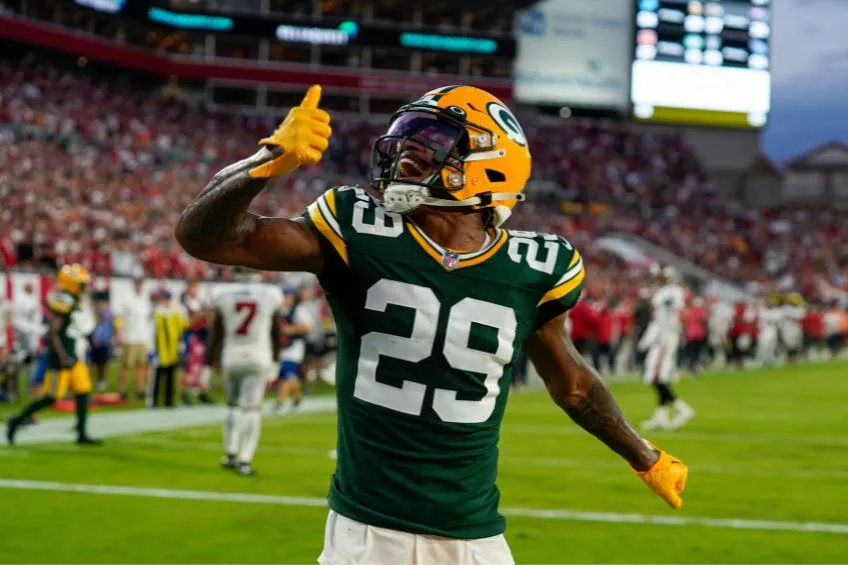 Rasul Douglas durante un partido de los Packers