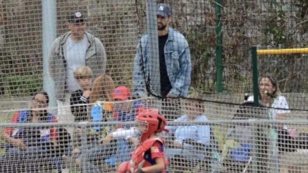 Piqué y Shakira en el juego de uno de sus hijos
