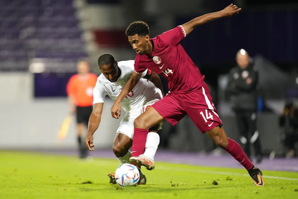 Selección de Qatar en acción previo a la Copa del Mundo