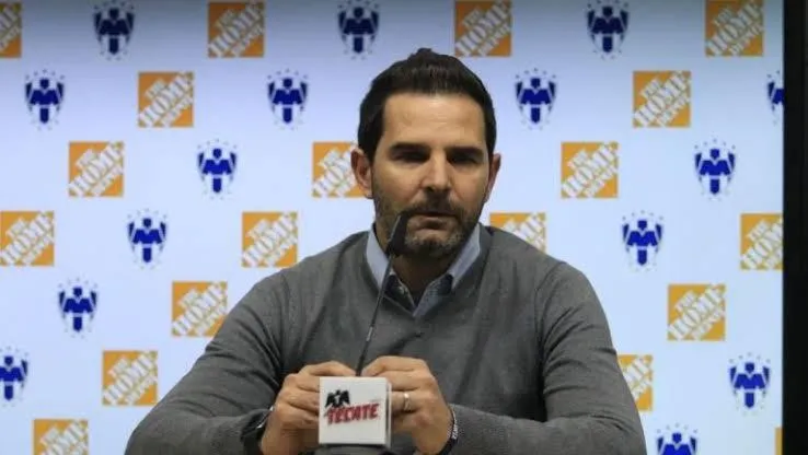 IMAGO7 Dulio Davino en conferencia de prensa