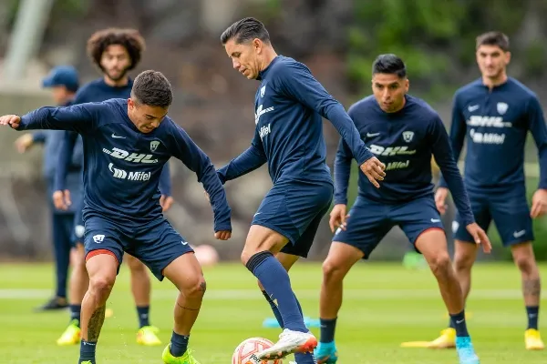 Los universitarios preparándose para el cierre