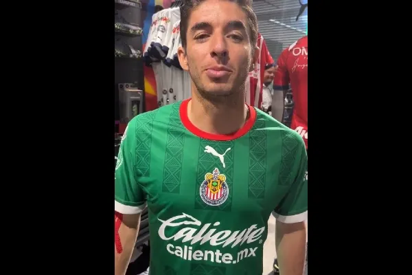 Cone con el uniforme especial