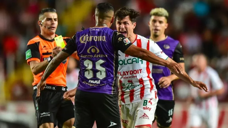 Fernando Madrigal se encara con Jefferson Intriago