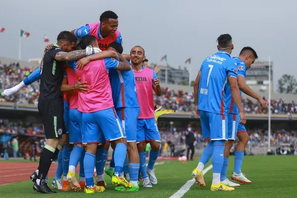 Cruz Azul celebra en el Olímpico Universitario