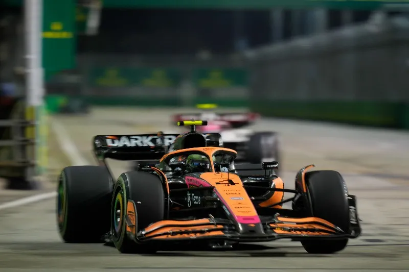 AP Lando Norris conduce su auto durante la práctica del GP de F1