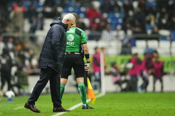 El Vasco Aguirre durante su estancia en Rayados