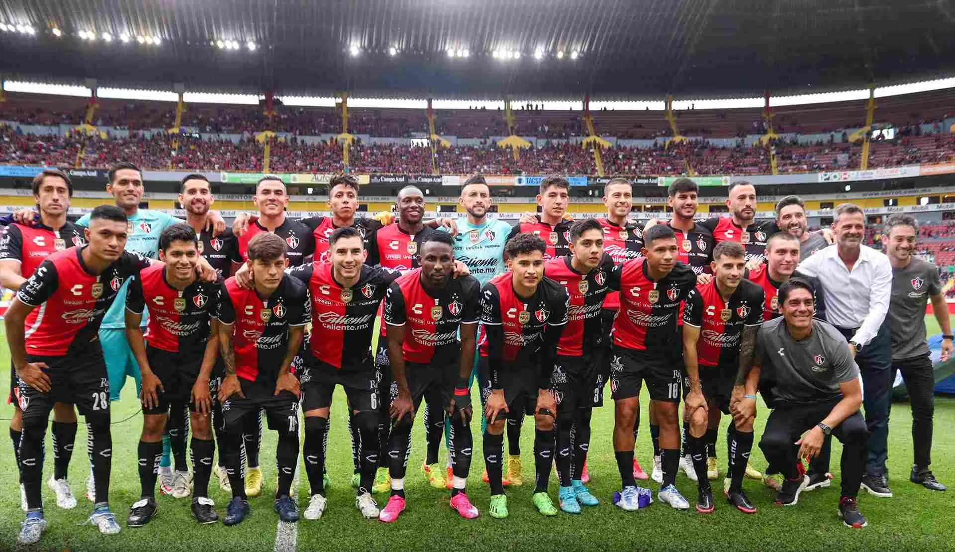 TWITTER: @AtlasFC Despedida de Diego Cocca del Atlas