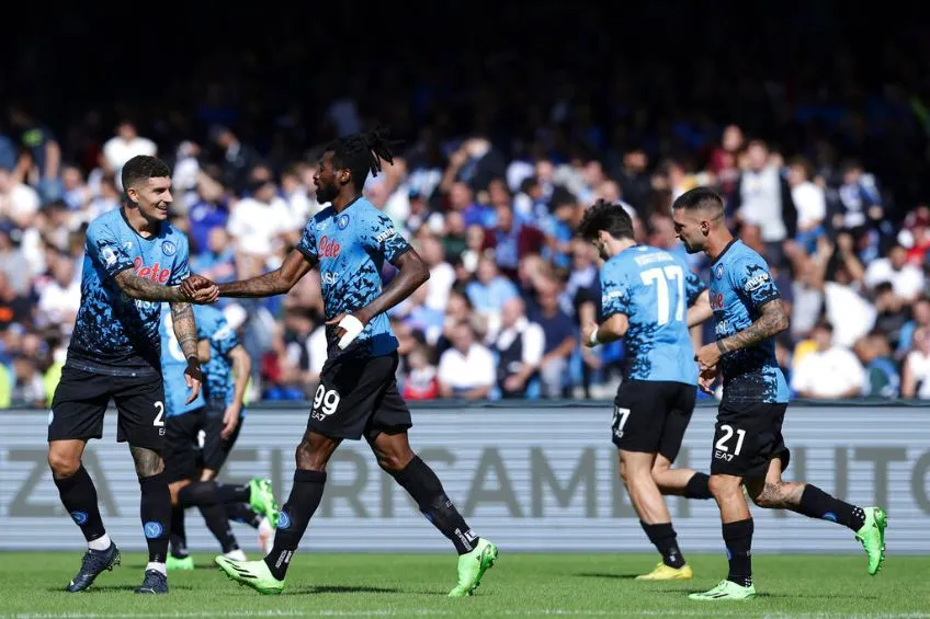 Jugadores del Napoli festejando un gol
