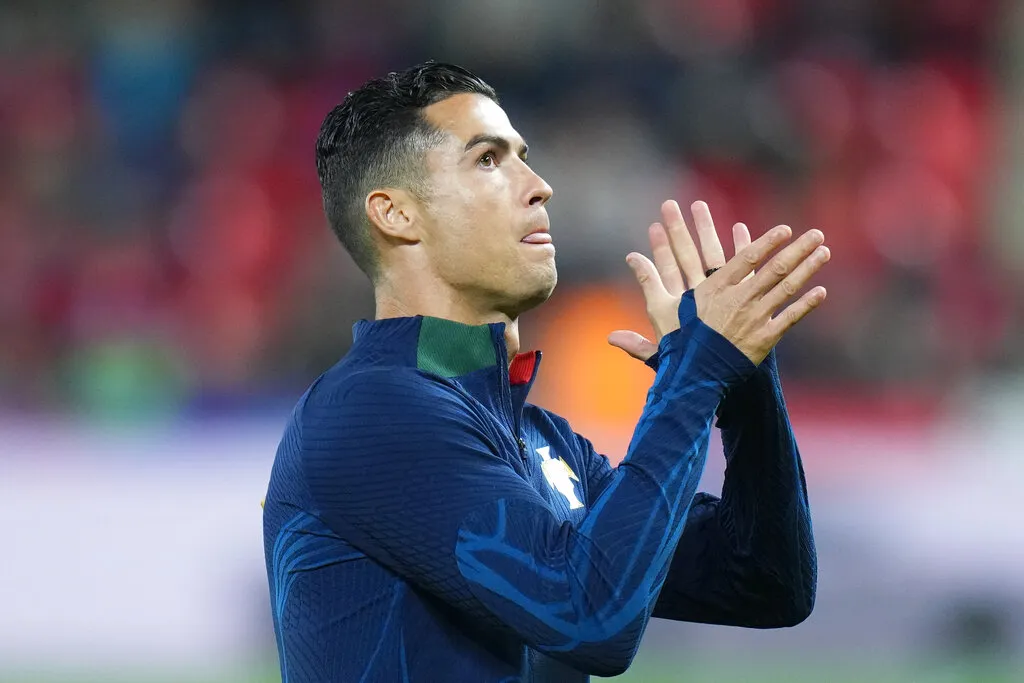 Cristiano Ronaldo agradeciendo a la afición