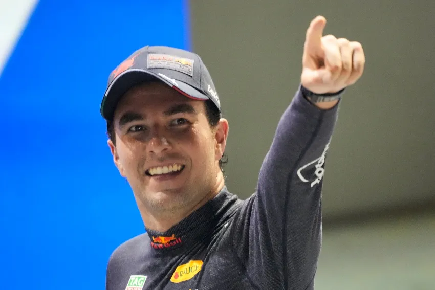 Checo Pérez tras ganar el GP de Singapur