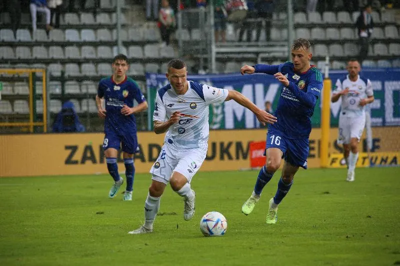 Miedz VS Star Mielec