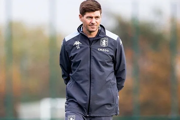 Gerrard es el actual entrenador del Aston Villa