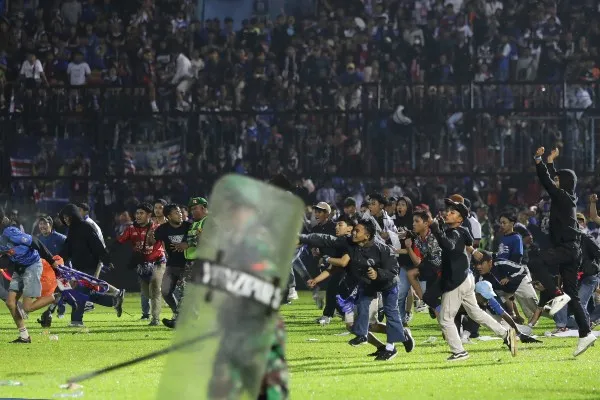 AP Tragedia en el estadio Kanjuruhan de Indonesia