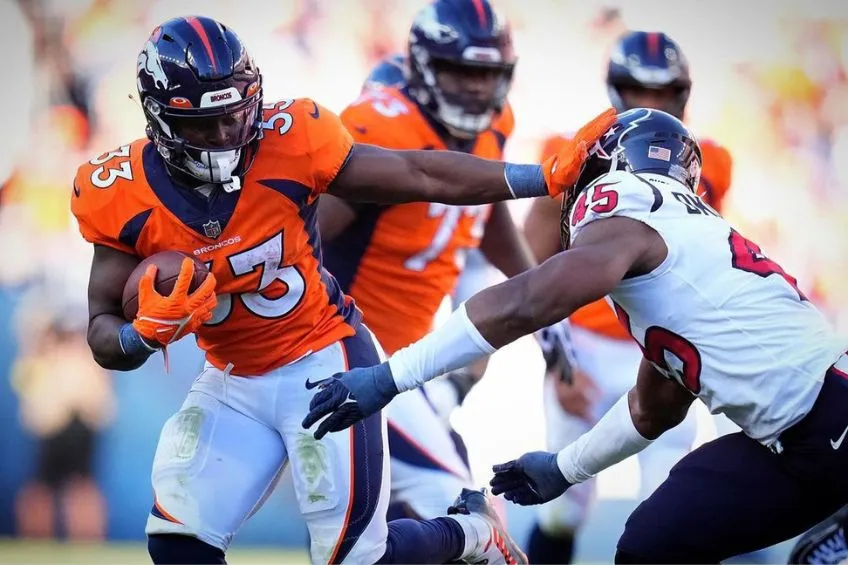 INSTAGRAM: @TheJavonteWilliams Javonte Williams durante un partido de los Broncos