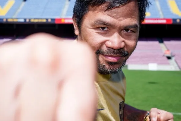 @MANNYPACQUIAO Manny en su 'faceta' como futbolista