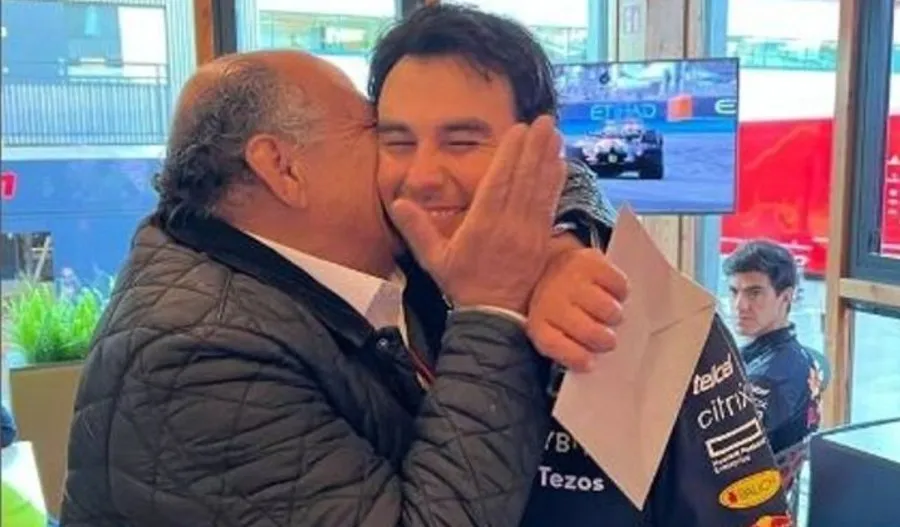 INSTAGRAM @aperezgaribay Antonio Pérez Garibay con su hijo Checo