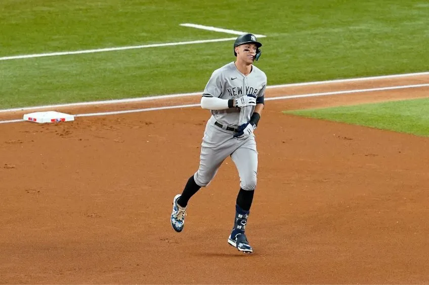 Aaron Judge tras conectar un home run