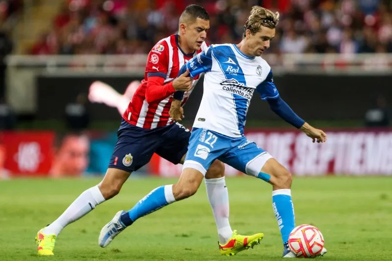 Jordi Cortizo en acción con Puebla