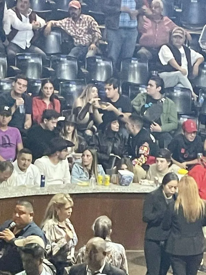 Jugadores de Chivas en el Palenque