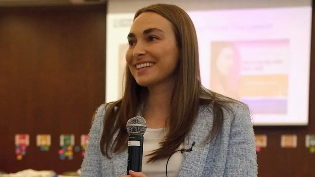 INSTAGRAM @:Thealexandrahunt Hunt, difundiendo temas políticos