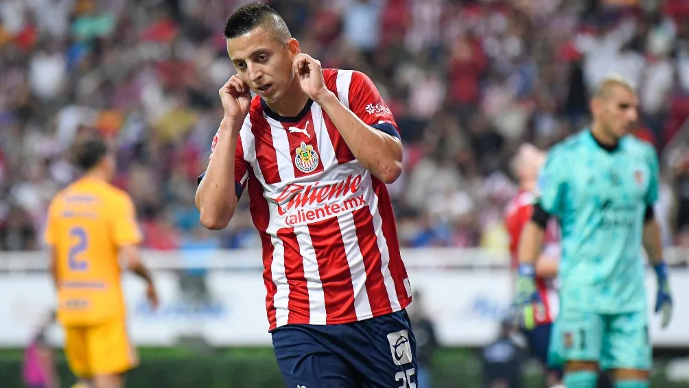 IMAGO7 Piojo Alvarado con Chivas