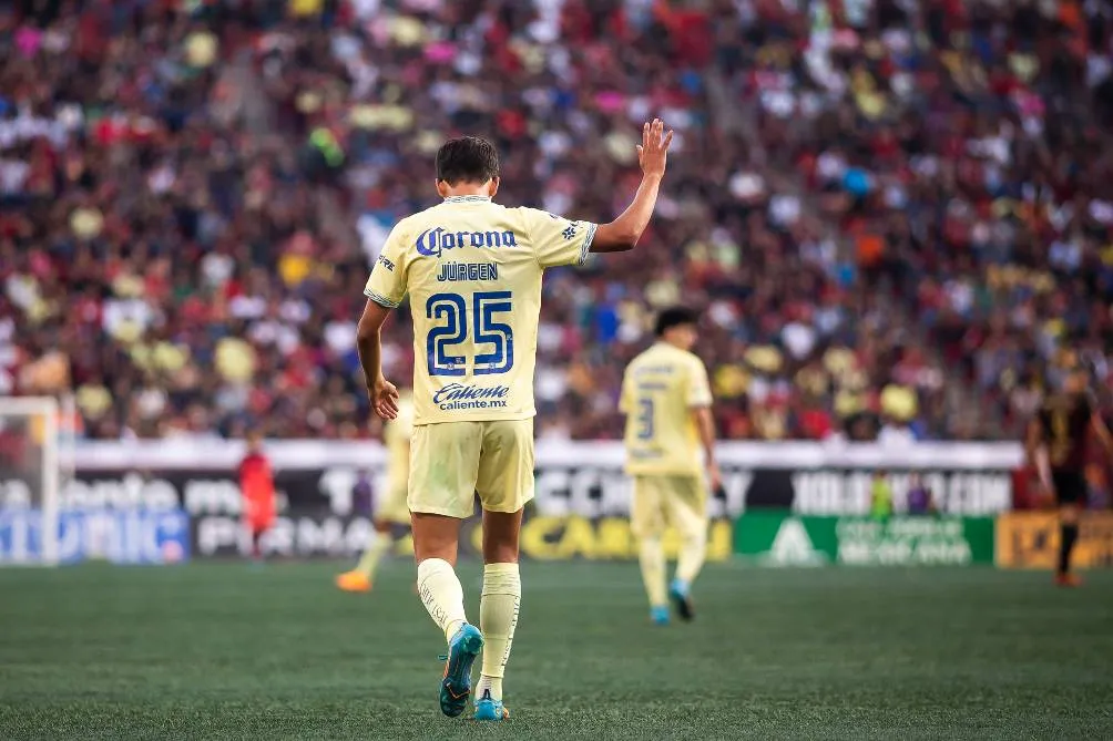 Jürgen Damm en partido con América