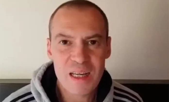 André Marín se retiró por enfermedad