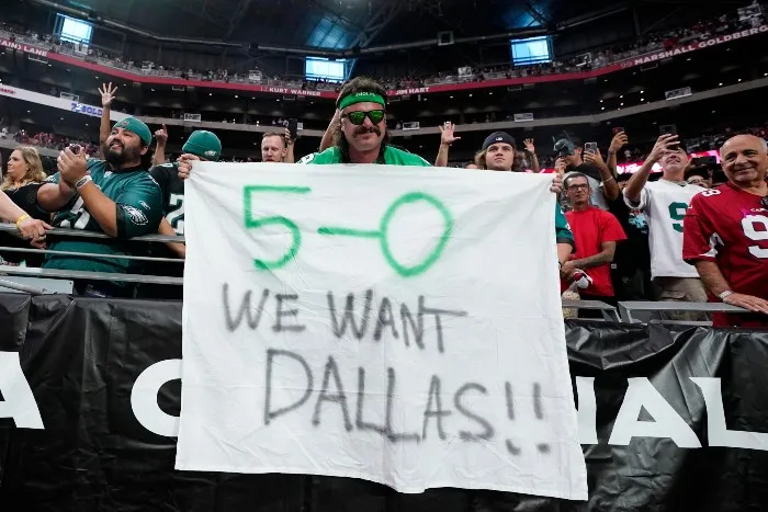 AP Fan de los Eagles presume el invicto