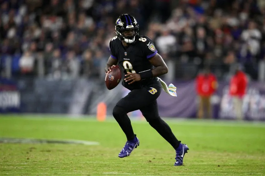 AP Lamar Jackson durante un partido de los Ravens