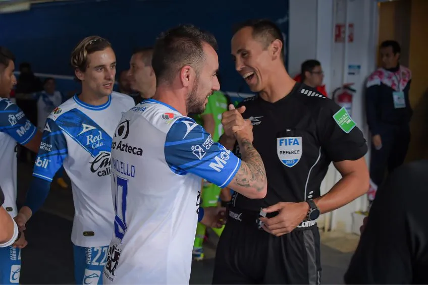 IMAGO7 Luis Enrique Santander previo a un partido