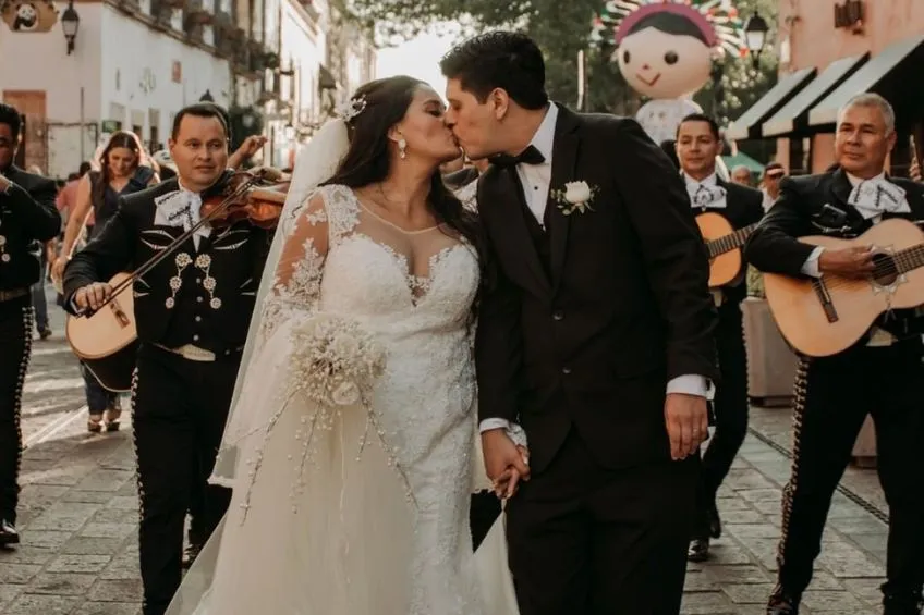 Pareja durante su boda