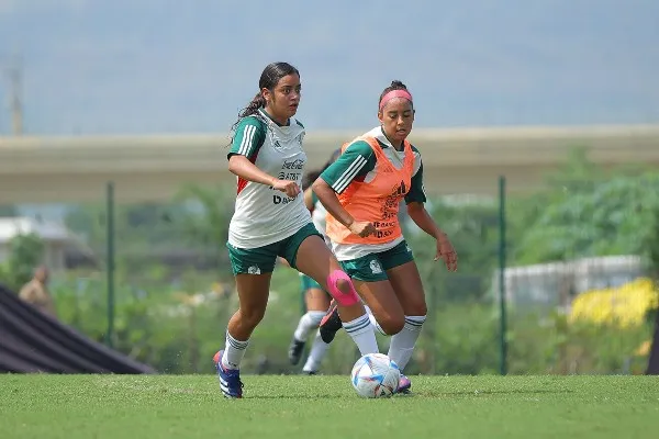 TWITTER @Miseleccionfem Tri Femenil Sub 17 durante entrenamiento en India 2022
