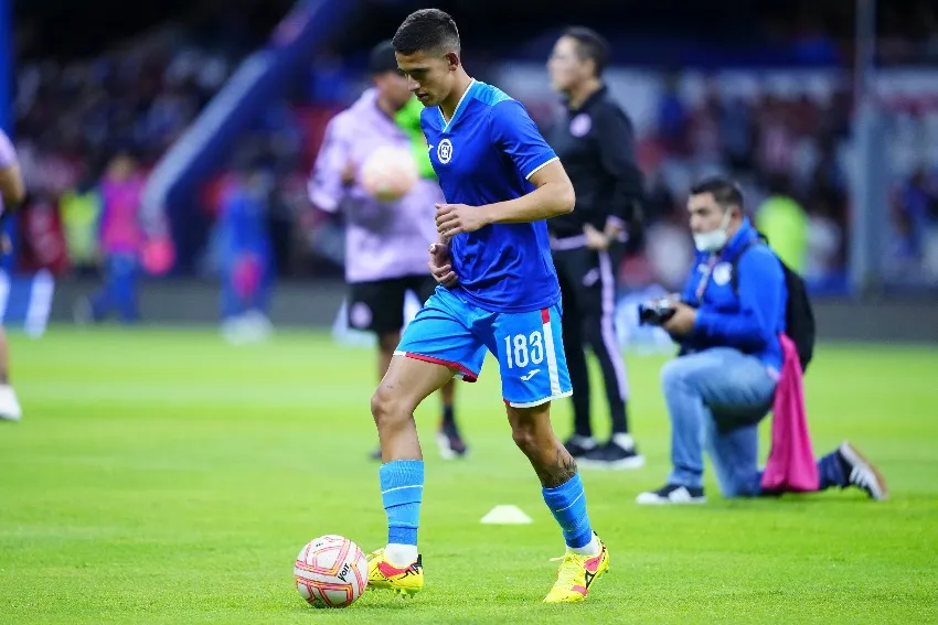 Rafel Guerrero en un partido de Cruz Azul