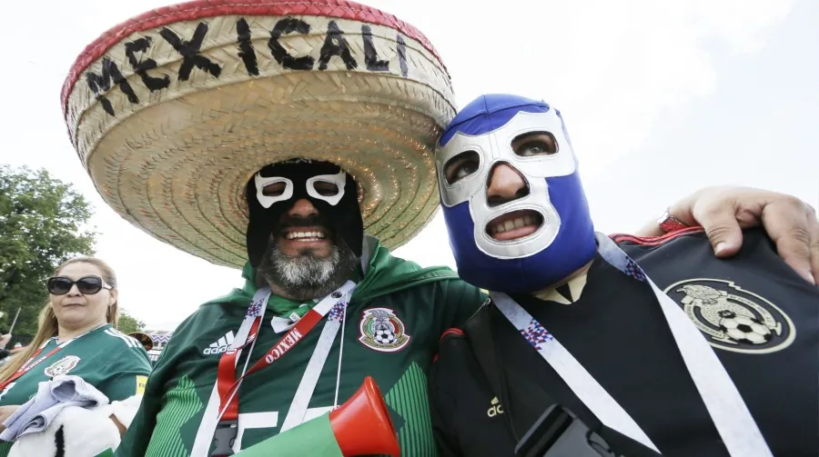 MEXSPORT Dos enmascarados en Rusia