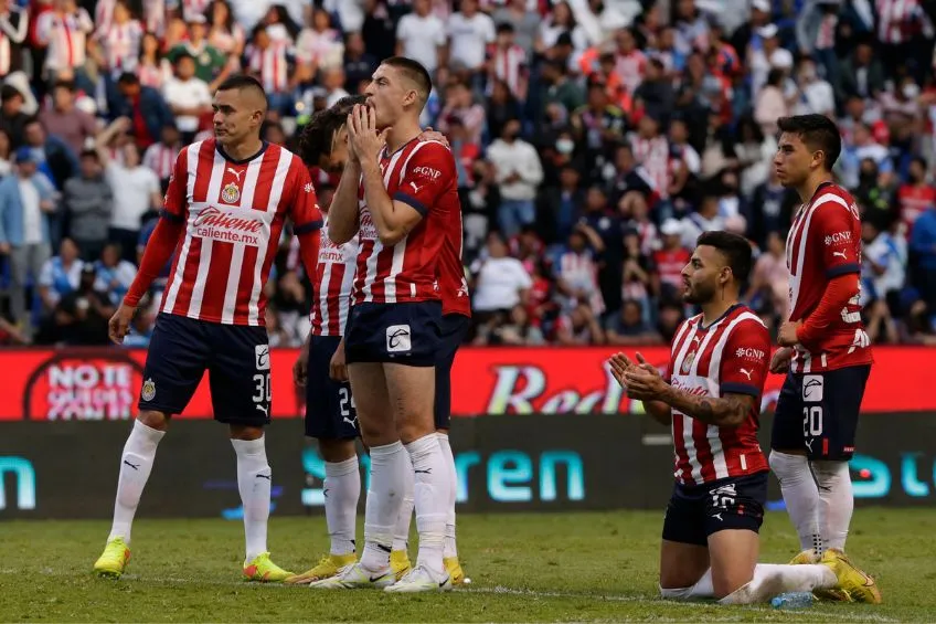 Jugadores de Chivas tras un partido