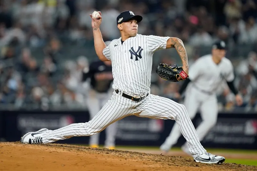 Jonathan Losaiga durante un partido de los Yankees