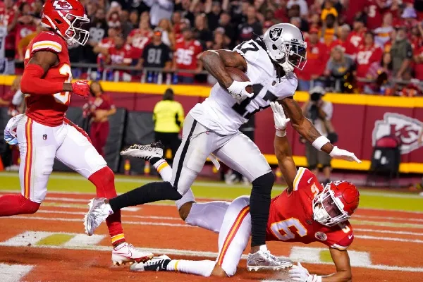 Kansas City remontó y ganó el MNF