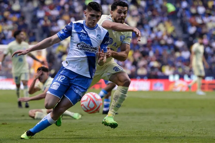 IMAGO7 Israel Reyes durante un partido del Puebla